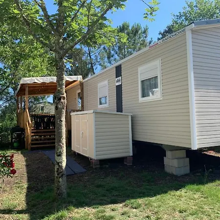 Envie d un break de paysages sauvages et de nature ce mobile home neuf tout confort climatise idealement situe au bord de l eau dans un camping 4 etoiles vous attend pour un week end quelques jours ou des vacances en famille Lège-Cap-Ferret Extérieur photo