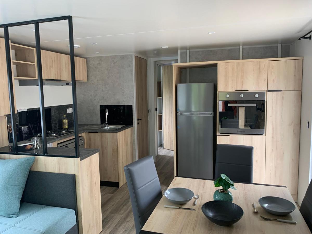 Envie D Un Break De Paysages Sauvages Et De Nature Ce Mobile Neuf Confort Climatise Idealement Situe Au Bord De L Eau Dans Un 4 Etoiles Vous Attend Pour Un Week End Quelques Jours Ou Des En Famille Lège-Cap-Ferret