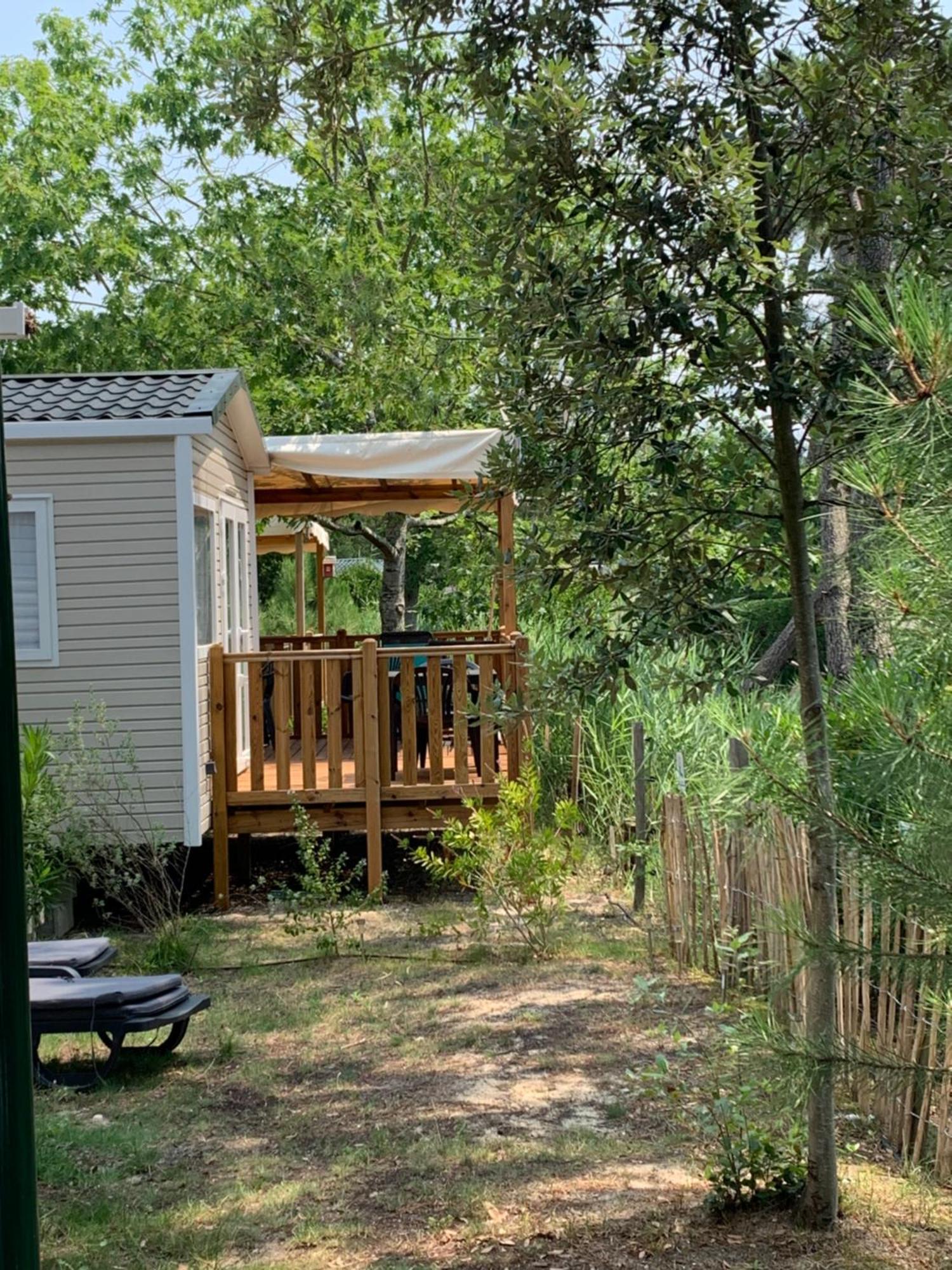 Envie D Un Break De Paysages Sauvages Et De Nature Ce Mobile Neuf Confort Climatise Idealement Situe Au Bord De L Eau Dans Un 4 Etoiles Vous Attend Pour Un Week End Quelques Jours Ou Des En Famille Camping